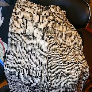 Patterned light loose summer pants size medium
